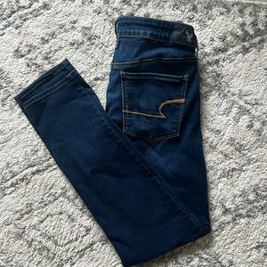 AEO DARK WASH SKINNY JEANS